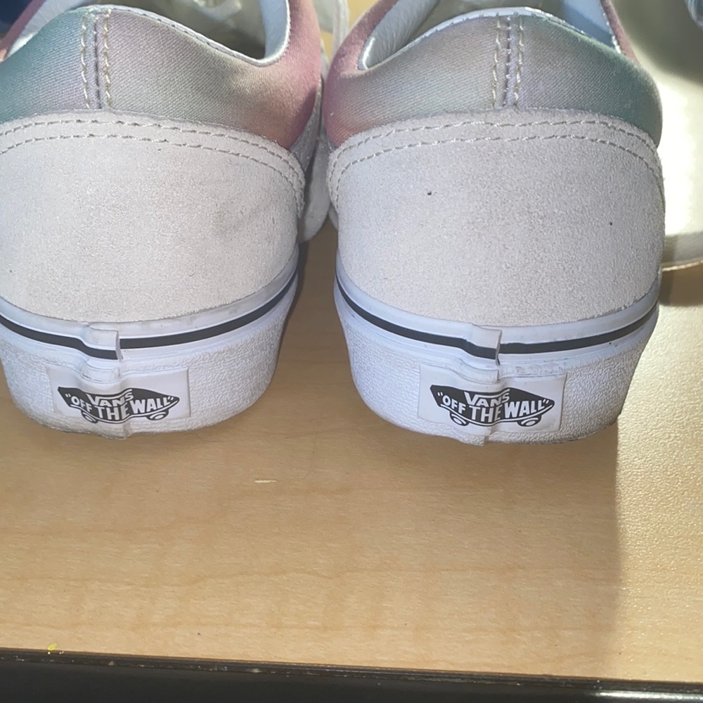 Vans - Picture 3 of 4